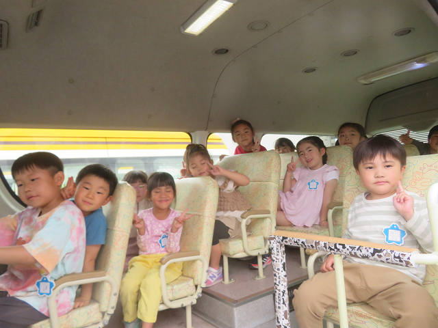 202504busbutton0036.jpg