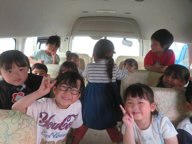 202504busbutton0042.jpg